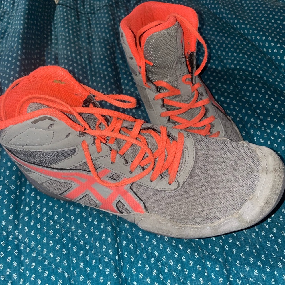 ASICS wrestling shoes men's size 9